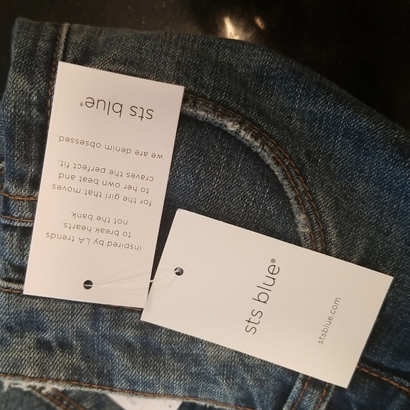 💕STS BLUE💕 Maya Ripped High Waist Shorts ~ Redstone 26 NWT - Picture 14 of 16